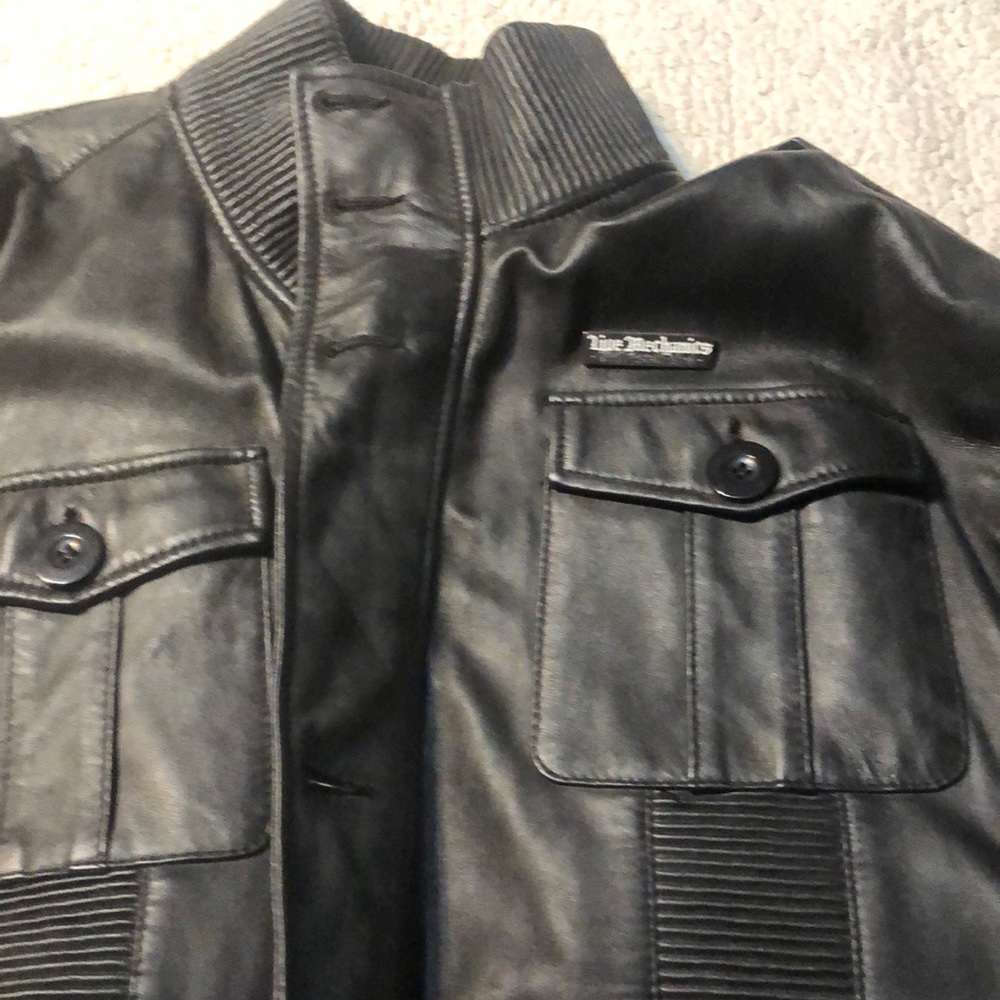 Leather jacket - Picture 2 of 4